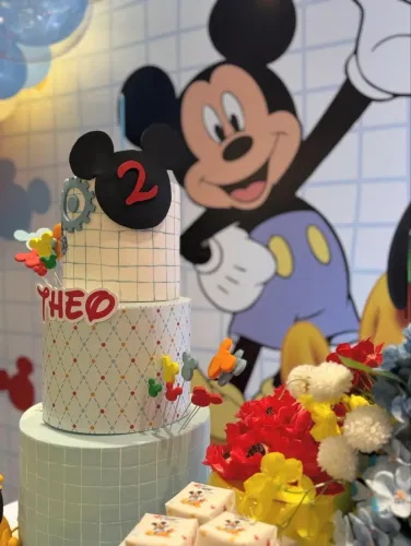 Bolo fake Mickey 
