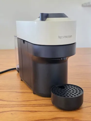 Cafeteira Nespresso muito conservada