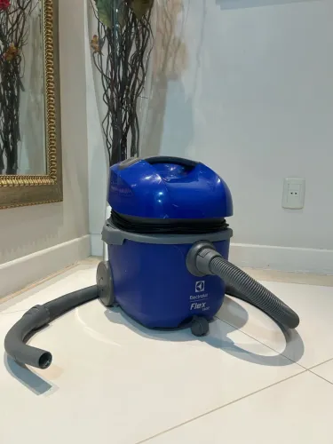 Aspirador de Pó e Água Electrolux Flex 1400W - 127V