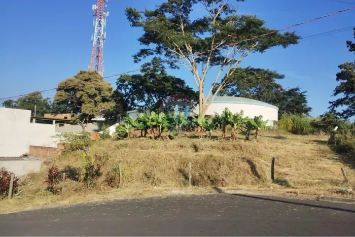"Oportunidade: Terreno Expansivo em São João no Jardim Belvedere!"