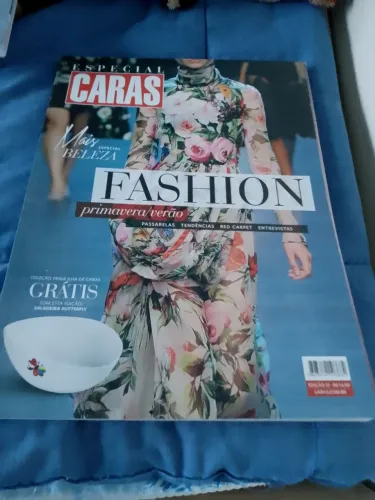 Revista especial caras Fashion.