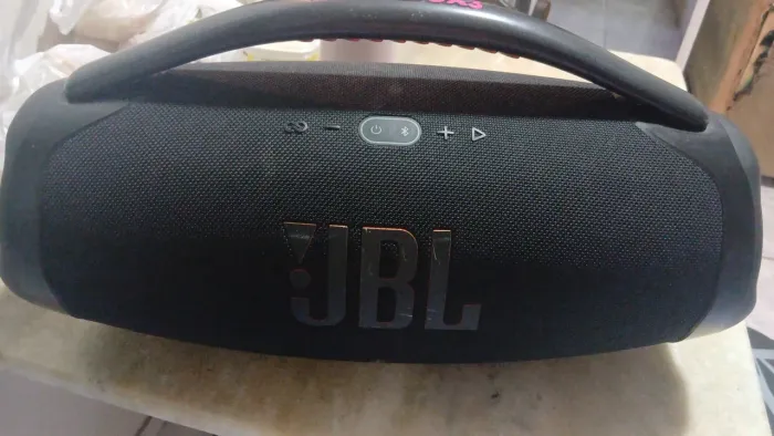 Vendo caixa JBL BOOMBOX 3 obs:usada