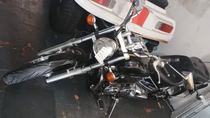 MOTO EM PERFEITO ESTADO SEM UM PINGO DE VAZAMENTO RELIQUIA VEM COM ASCAMENTO ESPORTIVO 