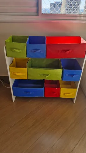 Estante Colorida Montessoriano