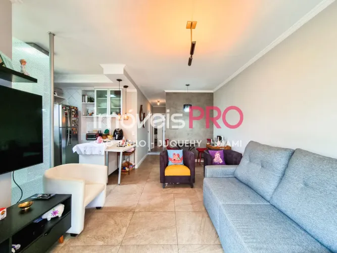 Apartamento com quintal suspenso