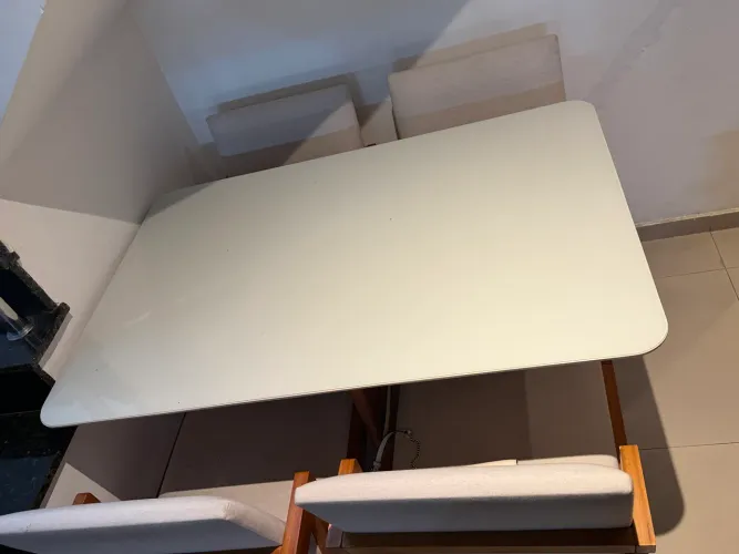 Mesa laca com vidro
