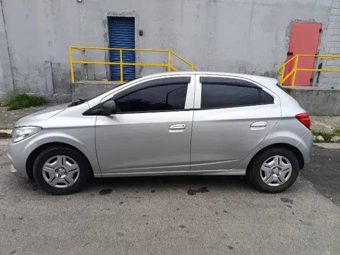 Chevrolet Onix JOY Hatch 1.0 8V Flex Mec. 4P 2017
