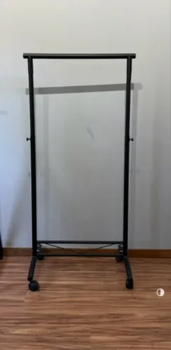 Arara tubular, rodinhas, 0,70 largura, altura regulável! Baixei o preço para o mínimo!