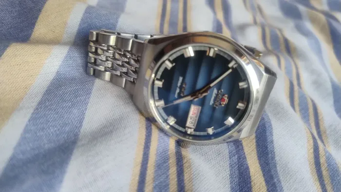 Relógio Orient safira semi novo mostrador azul degradê muito lindo