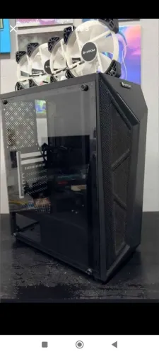 Gabinete Gamer com 4 fans RGB inclusas