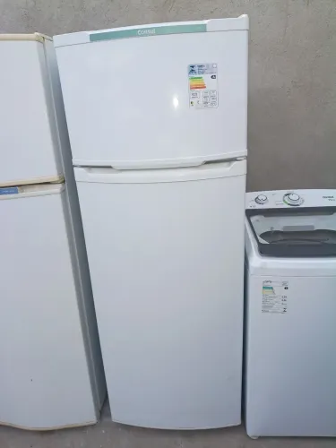 Vendo geladeira Consul degelo de 370 litros gelando bem 