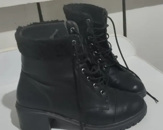 Bota feminina cano baixo 
