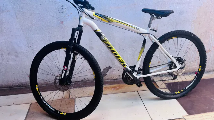 Bicicleta Aro 29 aero Track