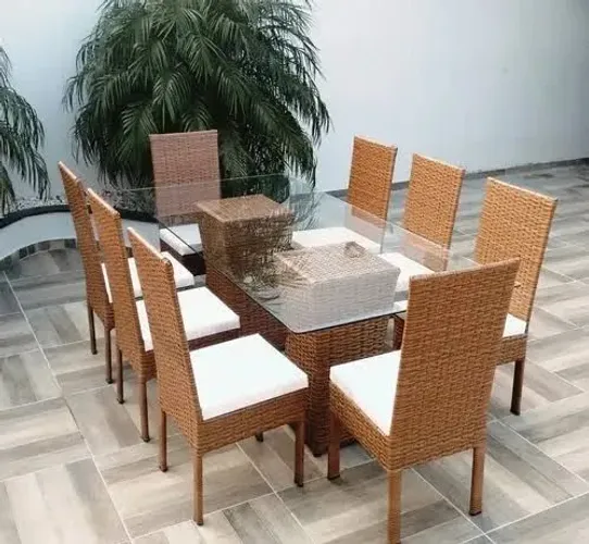 Conjunto de mesa com 8 cadeiras