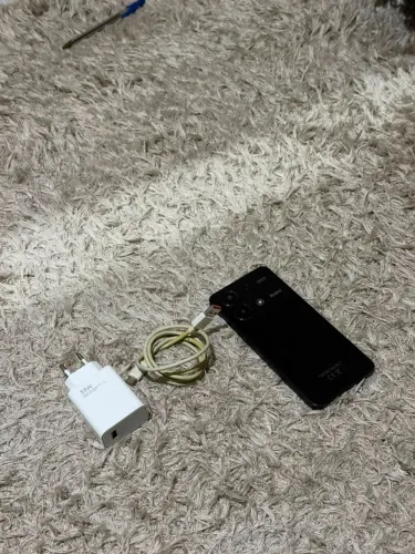 Redimi note 13. 128GB 8de memória ram. E sem troca