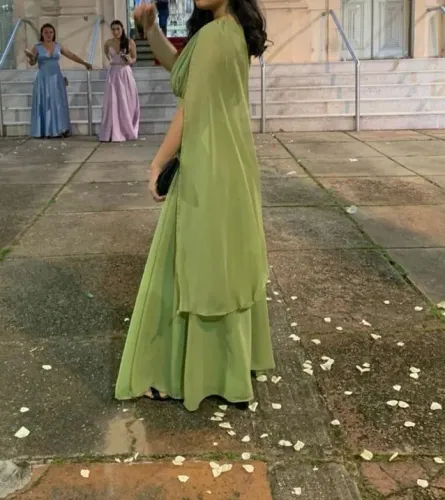 Vestido de festa verde oliva