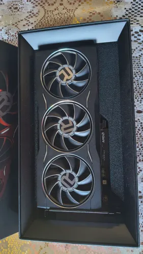 Placa de vídeo AMD Radeon rx 6750 XT 12gb Founders