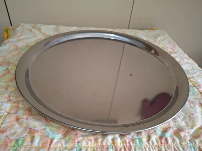 DUAS BANDEJAS DE INOX