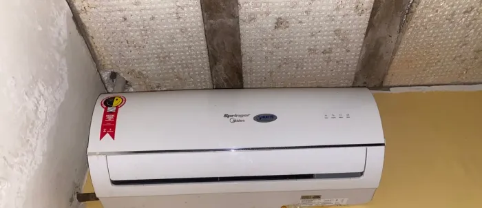 Springer Midea 9000 btus seme nova sem avarias ,sou a primeira dona 