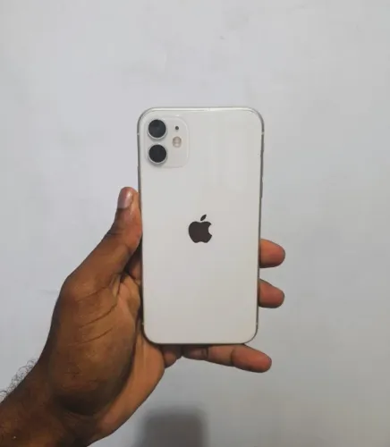 iPhone 11 64GB + Carregador Original