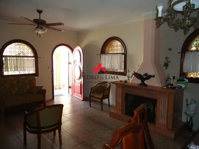 Casa térrea 3 dormitórios sendo 2 suíte e 4 vagas, na Vila Matilde