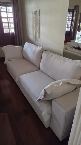 Sofá grande em linho