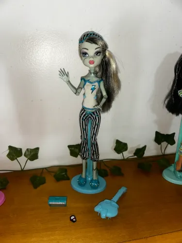 Frankie Dead Tired Monster High G1