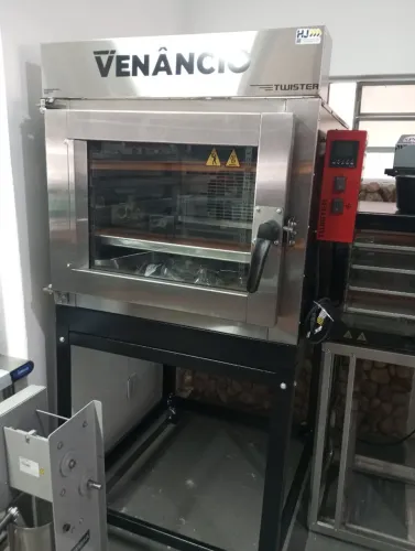 NZ. Forno turbo Twister gás 5 assadeiras Venâncio