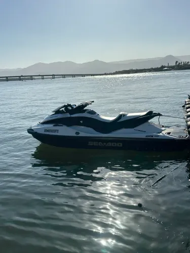 Jet ski