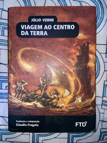 LIVRO VIAGEM AO CENTRO DA TERRA - BOM