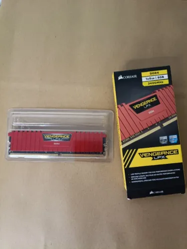 Memória RAM Corsair 8GB DDR4 2400Mhz
