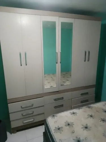 Guarda roupa 6 portas e 9 gavetas