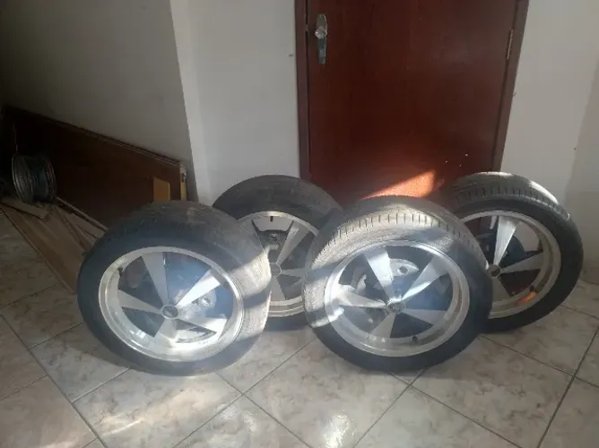 Rodas VOLCANO 5 furos com pneus