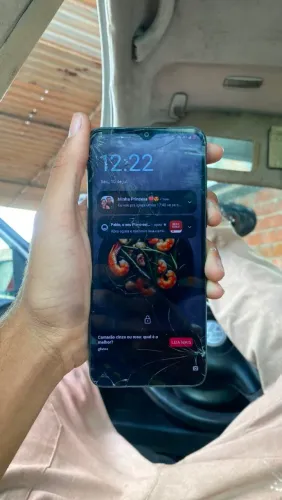 Celular moto e13