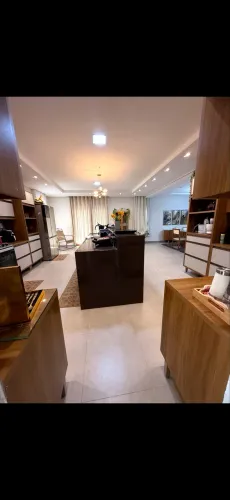 Casa recém construída em condomínio fechado