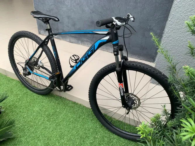 Bicicleta aro 29 Oggi 7.0 em bom estado