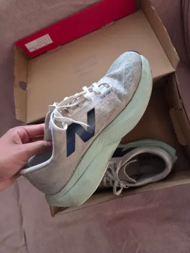 Tenis corrida New balance rebel v4