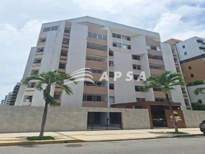 APARTAMENTO TRÊS QUARTOS NA PONTA VERDE. O EDIFÍCIO MORADA DO MAR FICA NA RUA ODILOM VASCO