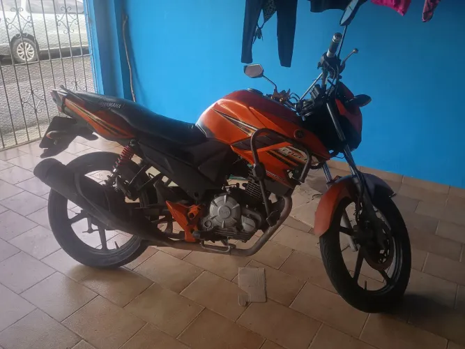 Vendo moto em bom estado de conservação, por motivo de viagem