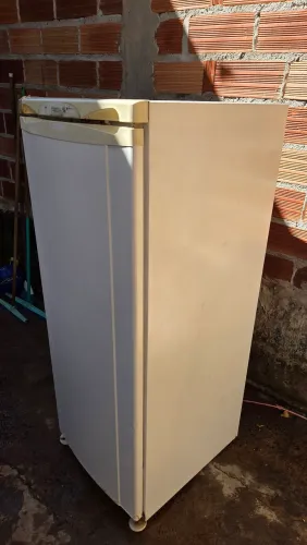 Geladeira Continental 260L