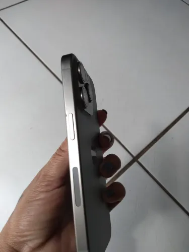 Vendo um IPhone 15 Pro 128GB