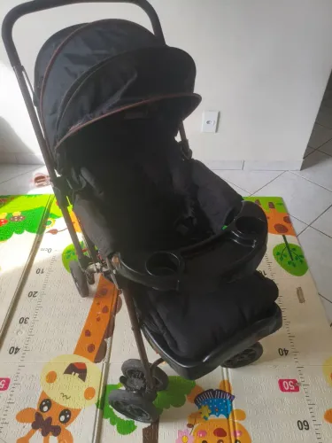 Carrinho com Bebê Conforto 