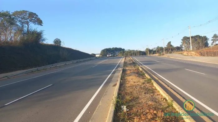 Área Industrial frente para a nova duplicada Rodovia Bungiro Nakao, Cotia