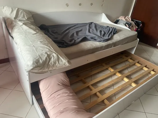 Cama com auxiliar