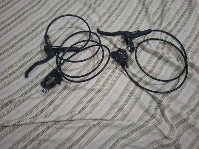 Freio MT-200 trazer o e dianteeiro com a pinça trincada