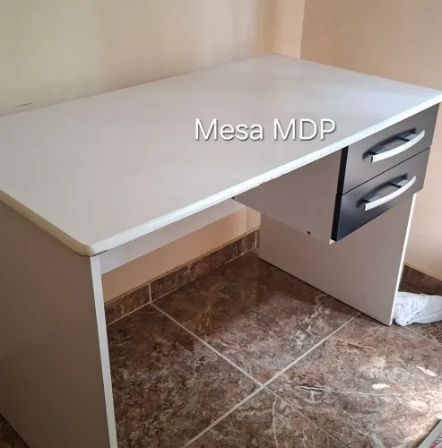 Mesa escritório  MDP com gavetas 