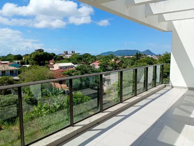 Cobertura frente leste sol da manhã - Praia do Campeche