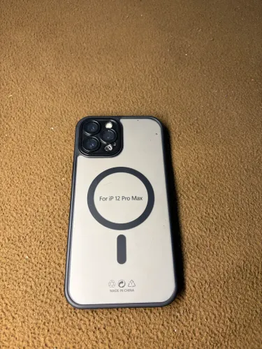 iPhone 12 Pro Max nunca foi aberto 