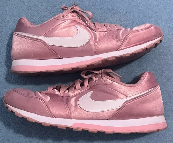 Tênis Nike rosa, veste 36