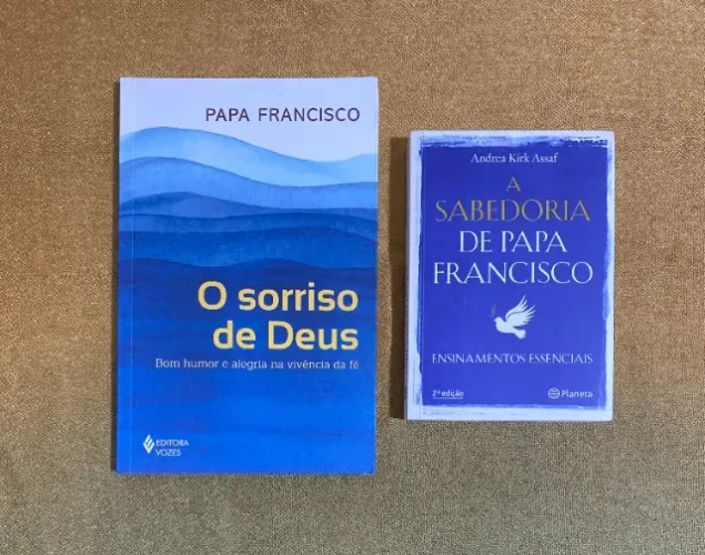 2 livros Papa Francisco: O Sorriso de Deus e A Sabedoria de Papa Francisco